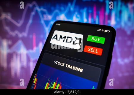 Brasilien. 11.. Mai 2022. In dieser Abbildung sehen Sie den Aktienhandelsgraphen von Advanced Micro Devices (AMD) auf einem Smartphone-Bildschirm. (Foto von Rafael Henrique/SOPA Images/Sipa USA) Quelle: SIPA USA/Alamy Live News Stockfoto