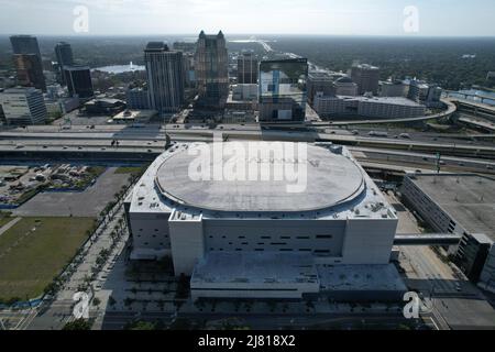 Eine Luftaufnahme des Amway Center, Samstag, 30. April 2022 in Orlando, Florida. Die Arena ist die Heimat des Orlando Magic. Stockfoto