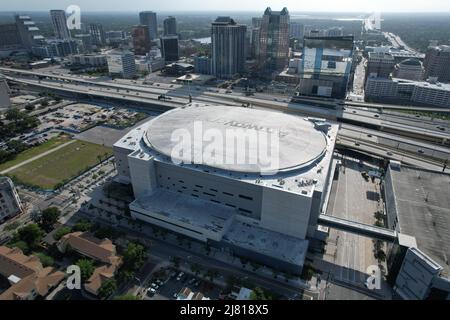 Eine Luftaufnahme des Amway Center, Samstag, 30. April 2022 in Orlando, Florida. Die Arena ist die Heimat des Orlando Magic. Stockfoto