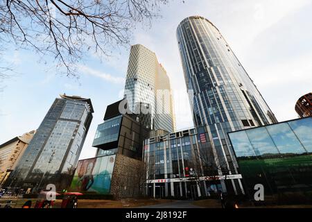 Das ultramoderne Sanlutun SOHO Shopping & Buschwiness Center in Peking. In Chaoyang, Peking, China. Stockfoto