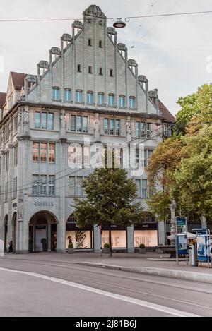 Zürich Schweiz. 5. Juli 2018 der Peterhof im Stadtzentrum ist auch als Grieder-Gebäude bekannt, es ist ein Schweizer Modeunternehmen, das 1891 gegründet wurde Stockfoto