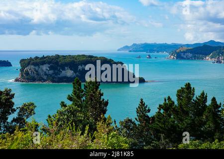 Blick Auf Whangamata Ein Beliebtes Strandurlaubsziel In Der Region blick-auf-whangamata-ein-beliebtes-strandurlaubsziel-in-der-region