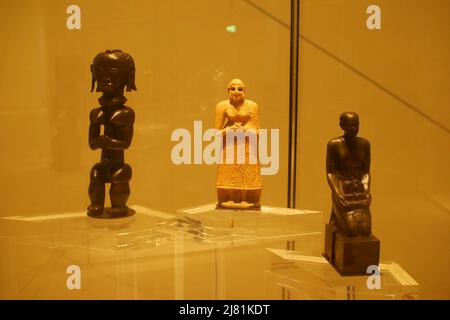 Statuen im Louvre, Saadiyat Island, Abu Dhabi, Vereinigte Arabische Emirate Stockfoto