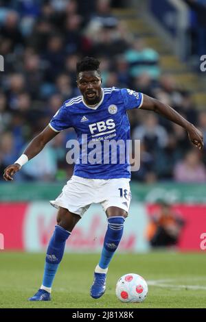 Leicester, Großbritannien. 11.. Mai 2022. Daniel Amartey #18 von Leicester City am Ball in Leicester, Vereinigtes Königreich am 5/11/2022. (Foto von James Heaton/News Images/Sipa USA) Quelle: SIPA USA/Alamy Live News Stockfoto