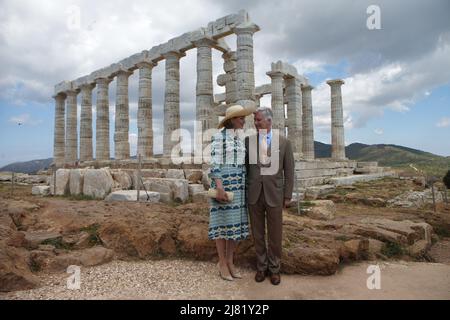 Königin Mathilde von Belgien und König Philippe - Filip von Belgien posieren während eines Besuchs im Tempel des Poseidon, am zweiten Tag eines dreitägigen Staatsbesuchs des belgischen Königspaares in Griechenland, in Sounio. Stockfoto