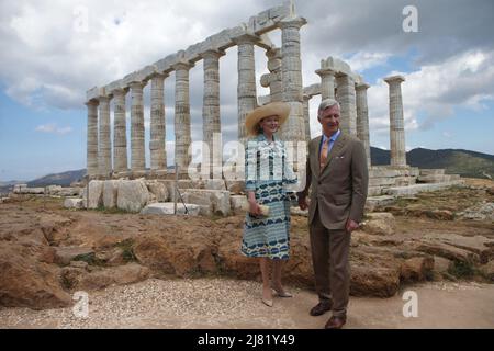Königin Mathilde von Belgien und König Philippe - Filip von Belgien posieren während eines Besuchs im Tempel des Poseidon, am zweiten Tag eines dreitägigen Staatsbesuchs des belgischen Königspaares in Griechenland, in Sounio. Stockfoto