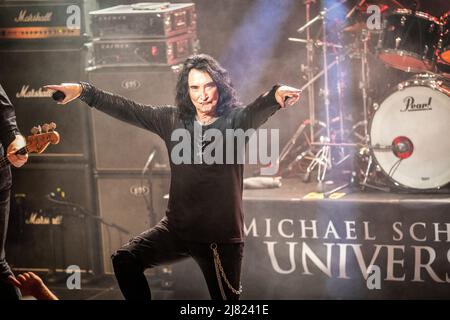 Oslo, Norwegen. April 30. 2022. Die Band Michael Schenker Group spielt ein Live-Konzert in der Vulkan Arena in Oslo. Hier ist Sänger Robin McAuley live auf der Bühne zu sehen. (Foto: Gonzales Photo - Terje Dokken). Stockfoto