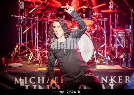 Oslo, Norwegen. April 30. 2022. Die Band Michael Schenker Group spielt ein Live-Konzert in der Vulkan Arena in Oslo. Hier ist Sänger Robin McAuley live auf der Bühne zu sehen. (Foto: Gonzales Photo - Terje Dokken). Stockfoto