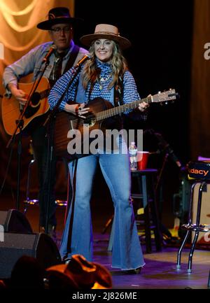 Hollywood, Florida, USA. 11.. Mai 2022. Lainey Wilson tritt während des Audacy 'Leading Ladies' of Country Konzerts bei Hard Rock Live auf, das am 11. Mai 2022 im Seminole Hard Rock Hotel & Casino in Hollywood, Florida, stattfindet. Kredit: Mpi04/Media Punch/Alamy Live Nachrichten Stockfoto