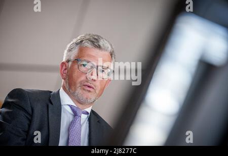 Berlin, Deutschland. 12.. Mai 2022. Andrij Melnyk, Botschafter der Ukraine in Deutschland, fotografiert im Bundestag in Berlin. Quelle: Michael Kappeler/dpa/Alamy Live News Stockfoto