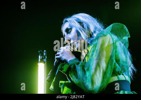 Tilburg, Niederlande. 24., April 2022. Der alternative Metal Act Lingua Ignota spielt ein Live-Konzert während des niederländischen Metal Festivals Roadburn Festival 2022 in Tilburg. (Foto: Gonzales Photo - Peter Troest). Stockfoto