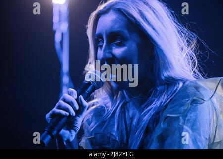 Tilburg, Niederlande. 24., April 2022. Der alternative Metal Act Lingua Ignota spielt ein Live-Konzert während des niederländischen Metal Festivals Roadburn Festival 2022 in Tilburg. (Foto: Gonzales Photo - Peter Troest). Stockfoto