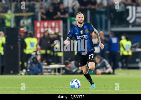 Der kroatische Mittelfeldspieler Marcelo Brozovic kontrolliert den Ball während des Coppa Italia-Finales zwischen Juventus und Inter am 11. Mai 2022 im Olimpico-Stadion in Rom, im Zentrum Italiens. InterÕs Stockfoto