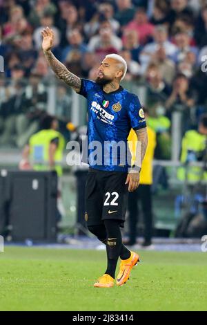 Der chilenische Mittelfeldspieler Arturo Vidal kontrolliert den Ball während des Coppa Italia-Finales zwischen Juventus und Inter am 11. Mai 2022 im Olimpico-Stadion in Rom, im Zentrum Italiens. InterÕs Stockfoto