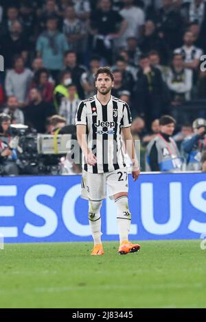 Manuel Locatelli, der italienische Mittelfeldspieler von Juventus, schaut am 11. Mai 2022 beim Coppa Italia-Finale zwischen Juventus und Inter im Olimpico-Stadion in Rom, im Zentrum Italiens. Stockfoto