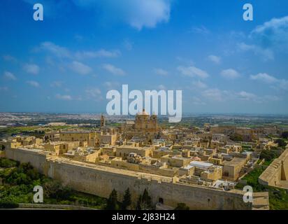 Luftpanorama der Stadt Mdina Festung in Malta auch als Stille Stadt. Alte mittelalterliche ummauerte Stadt - die alte Hauptstadt von Malta Stockfoto