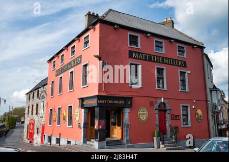 Kilkenny, Irland - 20. April 2022: Matt The Millers Bar in Kilkenny, Irland. Stockfoto