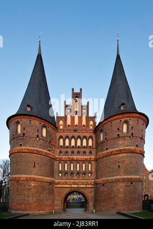 Holstentor, ehemaliges Weststadttor, Teil des UNESCO-Weltkulturerbes Lübecker Altstadt, Lübeck, Schleswig-Holstein, Deutschland Stockfoto