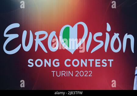 Turin, Italien, 12/05/2022, Atmosphäre, Ambiente, Menschen beim Eurvision Song Contest 2022, dem zweiten Halbfinale am 12. Mai 2022 in Pala Olimpico in Turin, Italien. Foto Nderim Kaceli Stockfoto