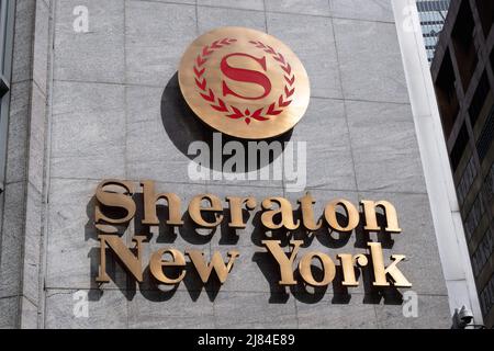 Ein Ladenschild des Sheraton Net-York Hotels, am 07. Mai 2022 in New York City, USA. Foto von David Niviere/ABACAPRESS.COM Stockfoto