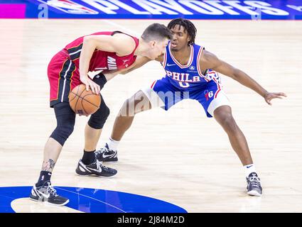 Philadelphia, Usa. 12.. Mai 2022. Tyrese Maxey (#0 76ers)&#XA;während des Spiels der National Basketball Association zwischen der Philadelphia 76ers und Miami Heat im Wells Fargo Center in Philadelphia, PA Georgia Soares/SPP Credit: SPP Sport Press Photo. /Alamy Live News Stockfoto