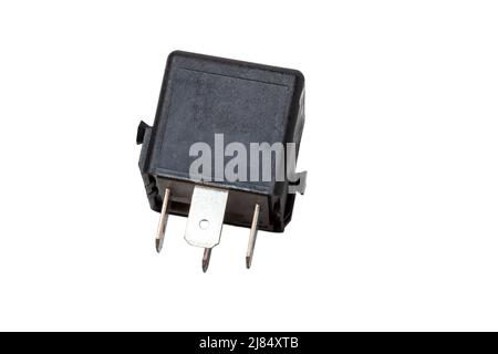 Elektrisches Relais, elektrisches Hilfsrelais, Spulenleistungsrelais, Magnetschütz, 12V Autoteil isoliert auf weißem Hintergrund. Stockfoto