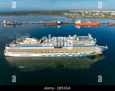 AIDAsol ist ein Schiff der Sphinx-Klasse. Ankunft in Southampton Luftbild. Carnival Corporation, die Muttergesellschaft von AIDA Cruises. Stockfoto