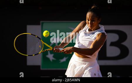 Leylah Fernandez aus Kanada im Kampf gegen Daria Kasatkina aus Russland während des Internazionali BNL d'Italia 2022, Masters 1000 Tennisturniers am 11. Mai 2022 im Foro Italico in Rom, Italien - Foto: Rob Prange/DPPI/LiveMedia Stockfoto