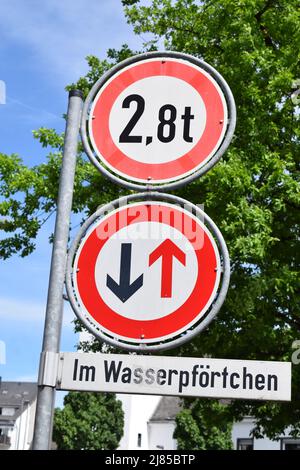 Brückengewicht maximal 2,8 Tonnen Stockfoto