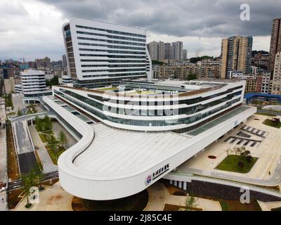 ZUNYI, CHINA - 12. MAI 2022 - ein Foto vom 12. Mai 2022 zeigt die bevorstehende Operation des Kweichhow Moutai Krankenhauses in Zunyi, Provinz Guizhou, Stockfoto