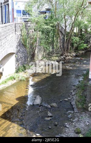 Fluss nette in der Kleinstadt Mayen Stockfoto