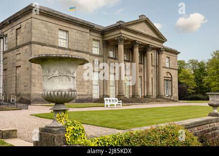 Historische englische Herrenhaus und Park in Cheshire, England. Stockfoto