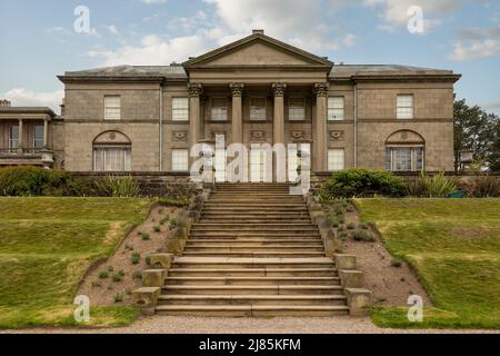 Historische englische Herrenhaus und Park in Cheshire, England. Stockfoto