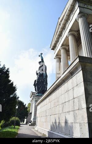 Monument of Glory. Bavaria Statue und die Ruhmeshalle in München Stockfoto