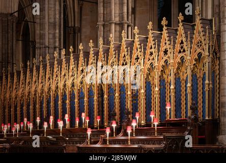 Chor Sitze in der Nacht am Westminster Abbey, London beleuchtet Stockfoto