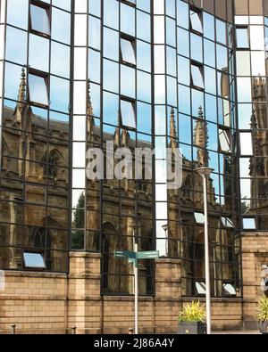 Cathedral Reflection Glasgow Stockfoto