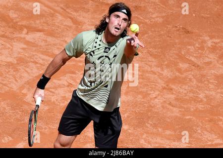 Rom, Italien. 13.. Mai 2022. Stefanos Tsitsipas aus Griechenland steht Jannik SINNER aus Italien während ihres 8-gewinnt-Spiels beim Internazionali BNL D'Italia Tennisturnier im Foro Italico in Rom am 13.. Mai 2022 zur Verfügung. Foto Antonietta Baldassarre/Insidefoto Kredit: Insidefoto srl/Alamy Live News Stockfoto