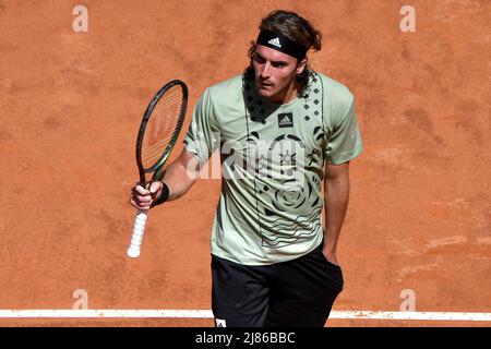 Rom, Italien. 13.. Mai 2022. Stefanos Tsitsipas aus Griechenland reagiert während seines 8-gewinnt-Spiels gegen Jannik SINNER aus Italien beim Internazionali BNL D'Italia Tennisturnier im Foro Italico in Rom am 13.. Mai 2022. Foto Antonietta Baldassarre/Insidefoto Kredit: Insidefoto srl/Alamy Live News Stockfoto