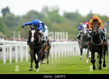 Bollin Joan wird von Duran Fentiman (links) auf dem Weg zum Gewinn der Paddy Power „I Love Steak“-Einsätze am dritten Tag des Dante Festival 2022 auf der Pferderennbahn in York gefahren. Bilddatum: Freitag, 13. Mai 2021. Stockfoto