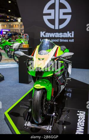 Nonthaburi, Thailand - 24. März 2022: Kawasaki Ninja ZX-10R auf der Motor Show 2022 Stockfoto