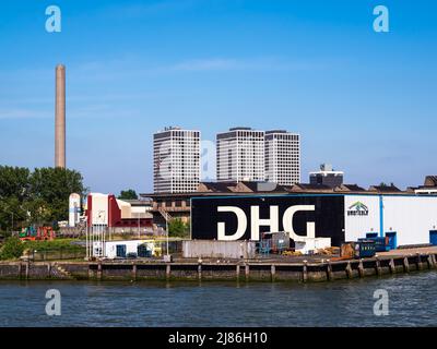 Rotterdam, Niederlande - 28. April 2022: Die DHG Group ist ein Spezialist für Logistikimmobilien Stockfoto