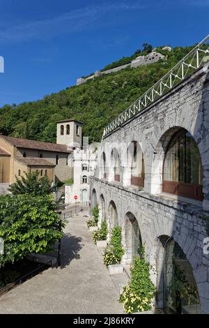 GRENOBLE, FRANCE, May 10, 2022 : La Casemate liegt in der alten Festung der Stadt Grenoble und ist ein kulturelles und wissenschaftliches Zentrum, das mit einem Fab La ausgestattet ist Stockfoto