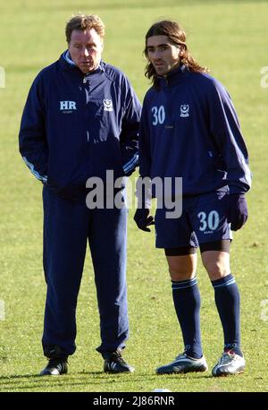 PORTSMOUTH TRAINING 27-01-06 HARRY REDKNAPP UND PEDERO MENDES PIC MIKE WALKER, 2006 Stockfoto