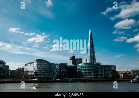 Blick auf den Shard und das City Hall in London, Großbritannien Stockfoto