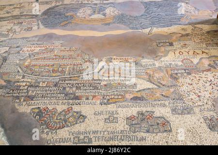 Mosaikkarte aus dem 6.. Jahrhundert, die Jerusalem und das Tote Meer zeigt, auf dem Boden der griechisch-orthodoxen Basilika St. Georg, Jordanien, Naher Osten Stockfoto