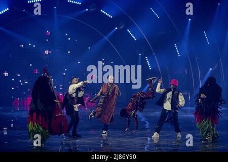 Turin, Italien. 13.. Mai 2022. 2022-05-13 14:22:08 TURIN - Kalush Orchestra aus der Ukraine während der Generalprobe des Finales des Eurovision Song Contest. ANP SANDER KING netherlands Out - belgium Out Credit: ANP/Alamy Live News Stockfoto