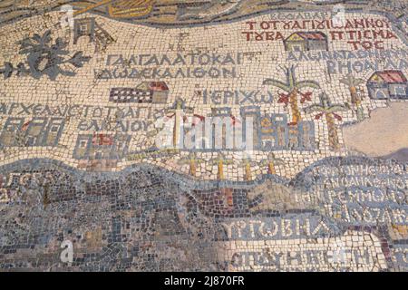 Detail eines Mosaiks aus dem 6.. Jahrhundert von Madaba mit Kacheln Karte von Jerichos, im Boden der griechisch-orthodoxen Basilika St. Georg, Jordanien Stockfoto