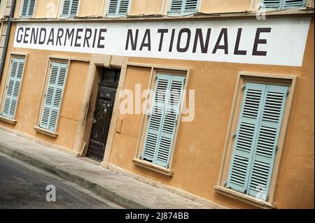 Gendarmerie nationale - Gendarme von saint tropez, Polizeiwache aus Film Stockfoto