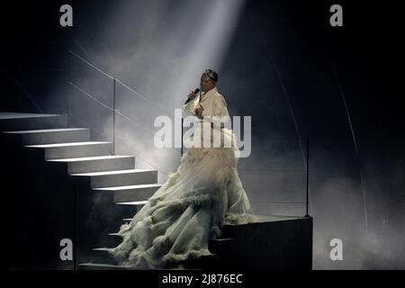 Turin, Italien. 13.. Mai 2022. 2022-05-13 15:07:39 TURIN - Sheldon Riley aus Australien während der Generalprobe des Finales des Eurovision Song Contest. ANP SANDER KING netherlands Out - belgium Out Credit: ANP/Alamy Live News Stockfoto