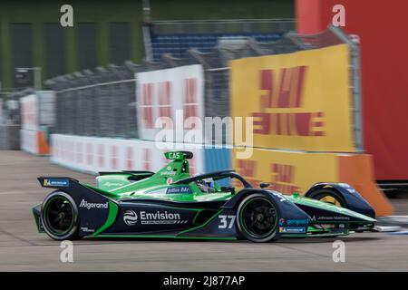 Berlin, 13.. Mai 2022. 2022 Shell Recharge Berlin E-Prix, 2021-22 ABB FIA Formel E Weltmeisterschaft, Tempelhof Airport Circuit in Berlin, Deutschland im Bild: #37 Nick CASSIDY (NZL) von Envision Racing © Piotr Zajac/Alamy Live News Stockfoto